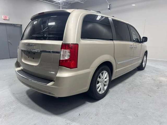 Used 2015 Beige Chrysler Limited image 5