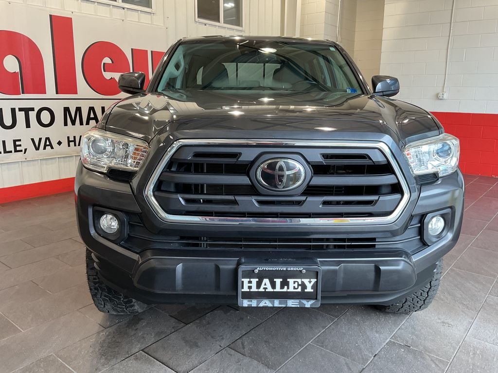 Used 2019 Gray Toyota SR5 image 3