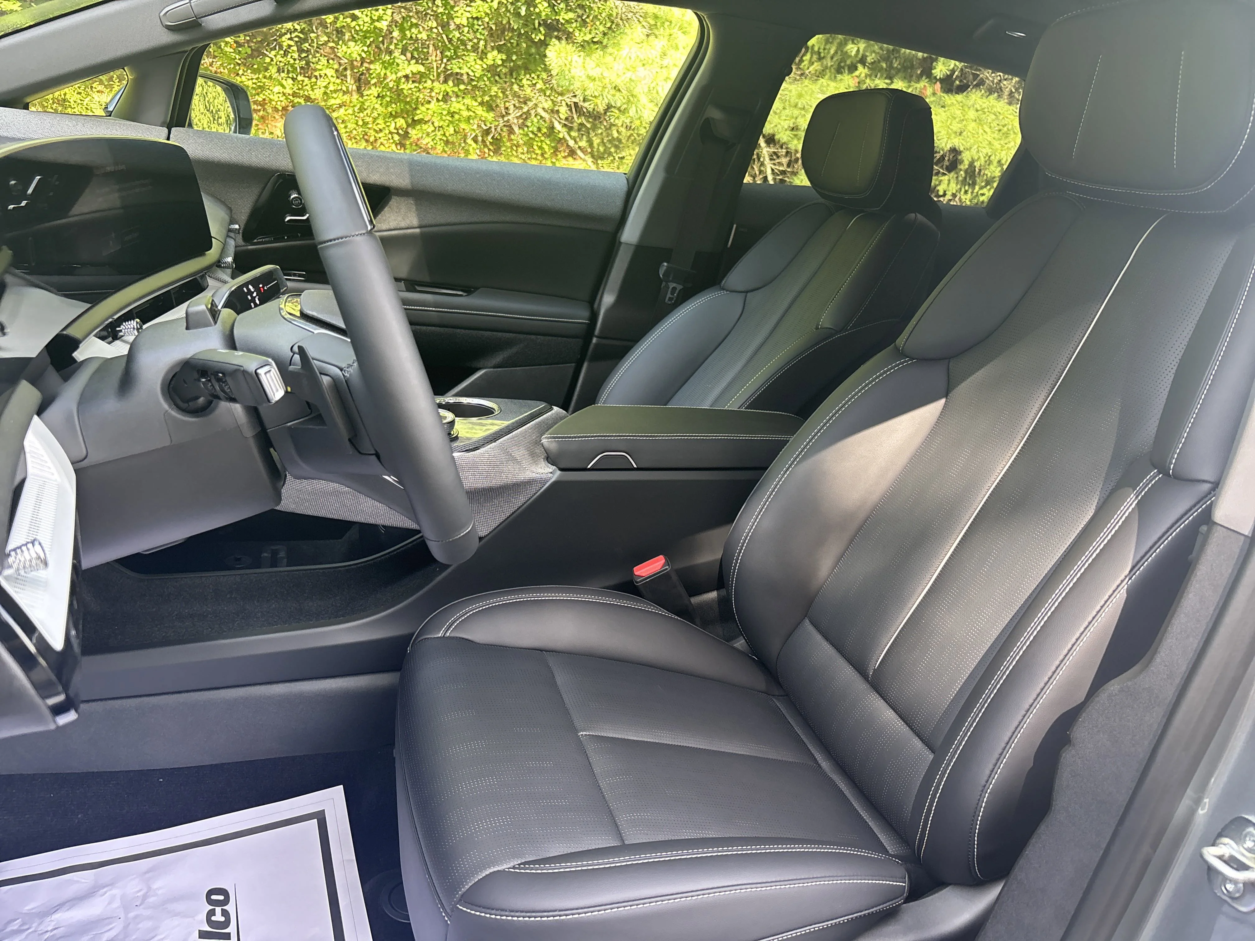 2025 Cadillac OPTIQ Sport 2 - Photo 8