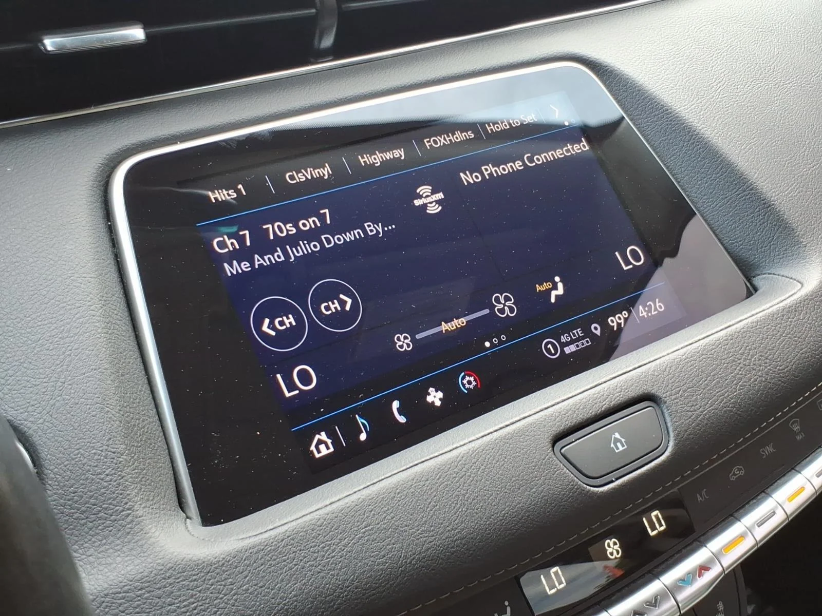 Used 2023 Crystal White Tricoat Cadillac AWD Luxury image 17