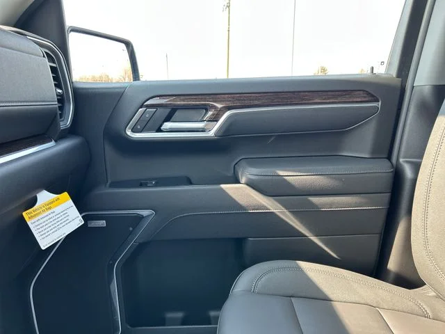 New 2026 Onyx Black GMC Elevation image 38