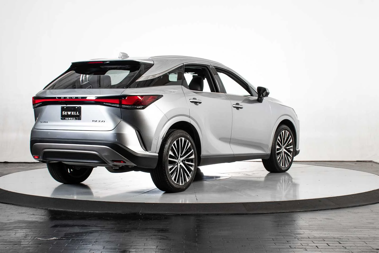 Certified Used 2024 Iridium Lexus Premium Plus image 7
