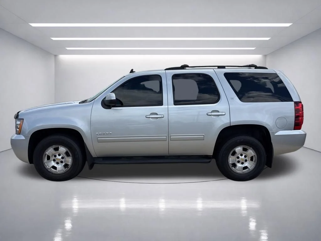 Used 2013 Silver Ice Metallic Chevrolet LT image 3