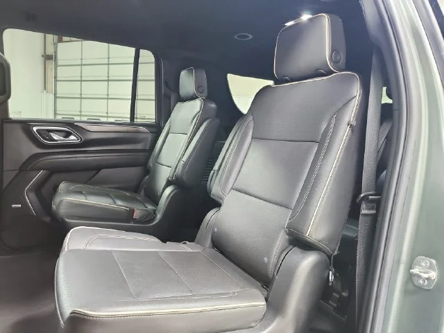 2023 Chevrolet Suburban Premier - Photo 12