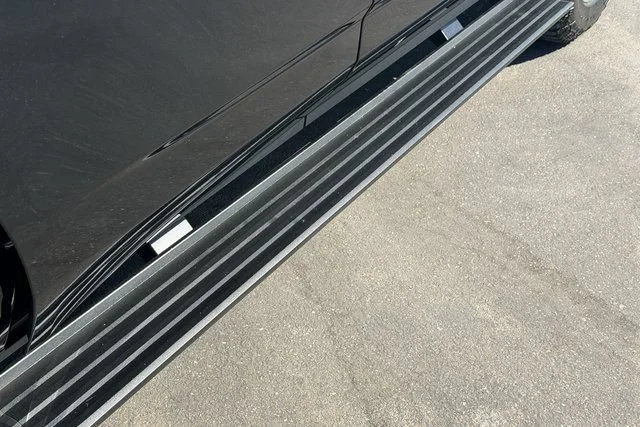 Used 2022 ONYX BLACK GMC AT4 image 6