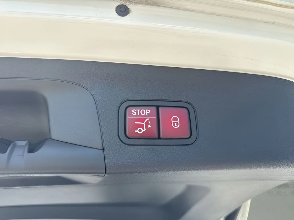 Used 2021  Mercedes-Benz GLS 580 image 30