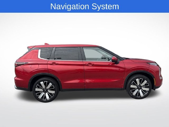 Used 2025  Mitsubishi SE image 2