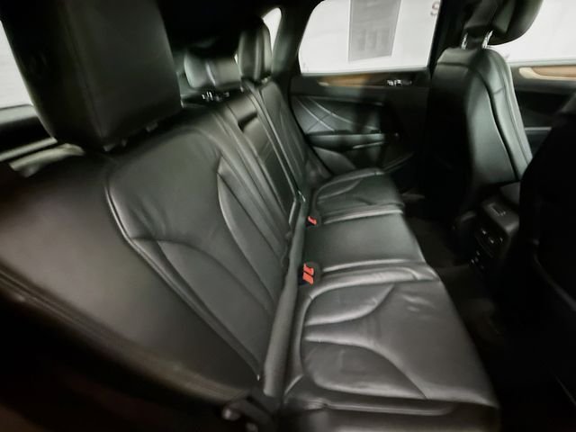 Used 2019 Black Lincoln Reserve image 28