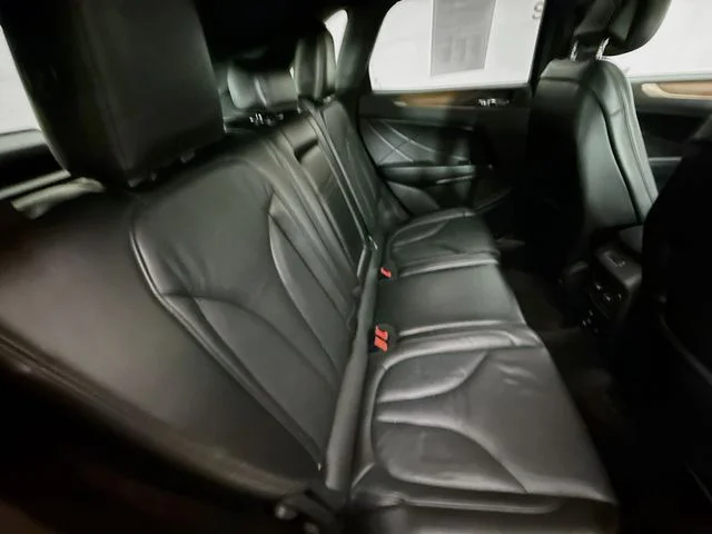 Used 2019 Black Lincoln Reserve image 28