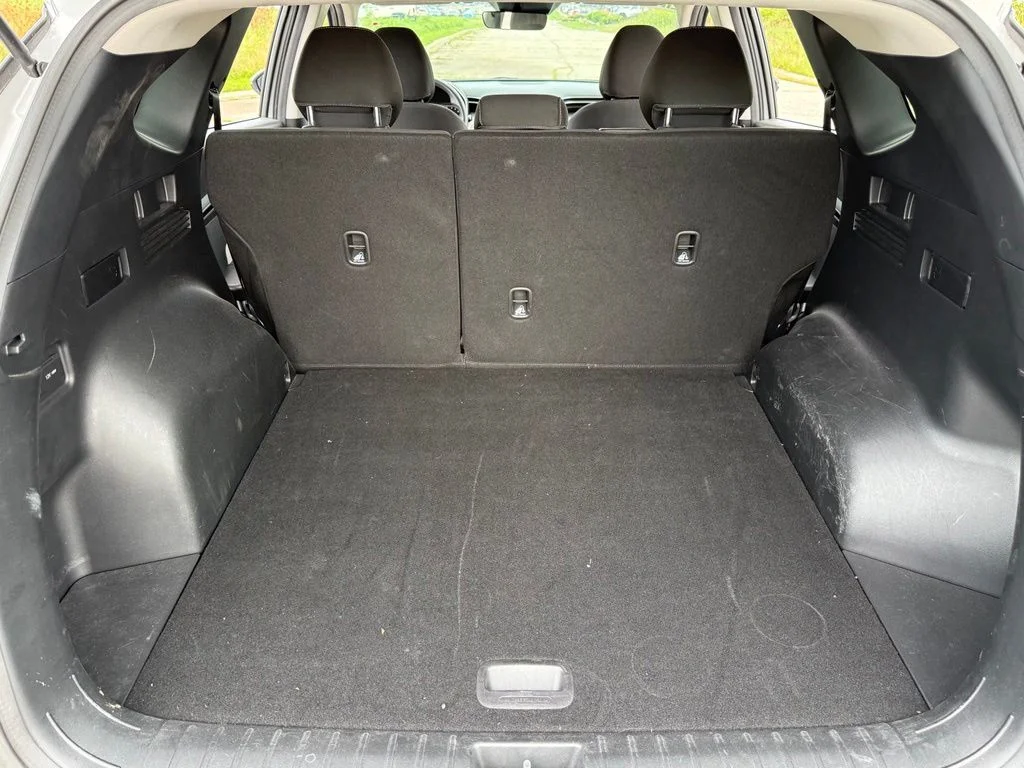 Used 2022 Silver Hyundai SEL image 23