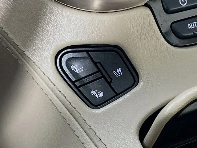 Used 2017 White GMC Denali image 22