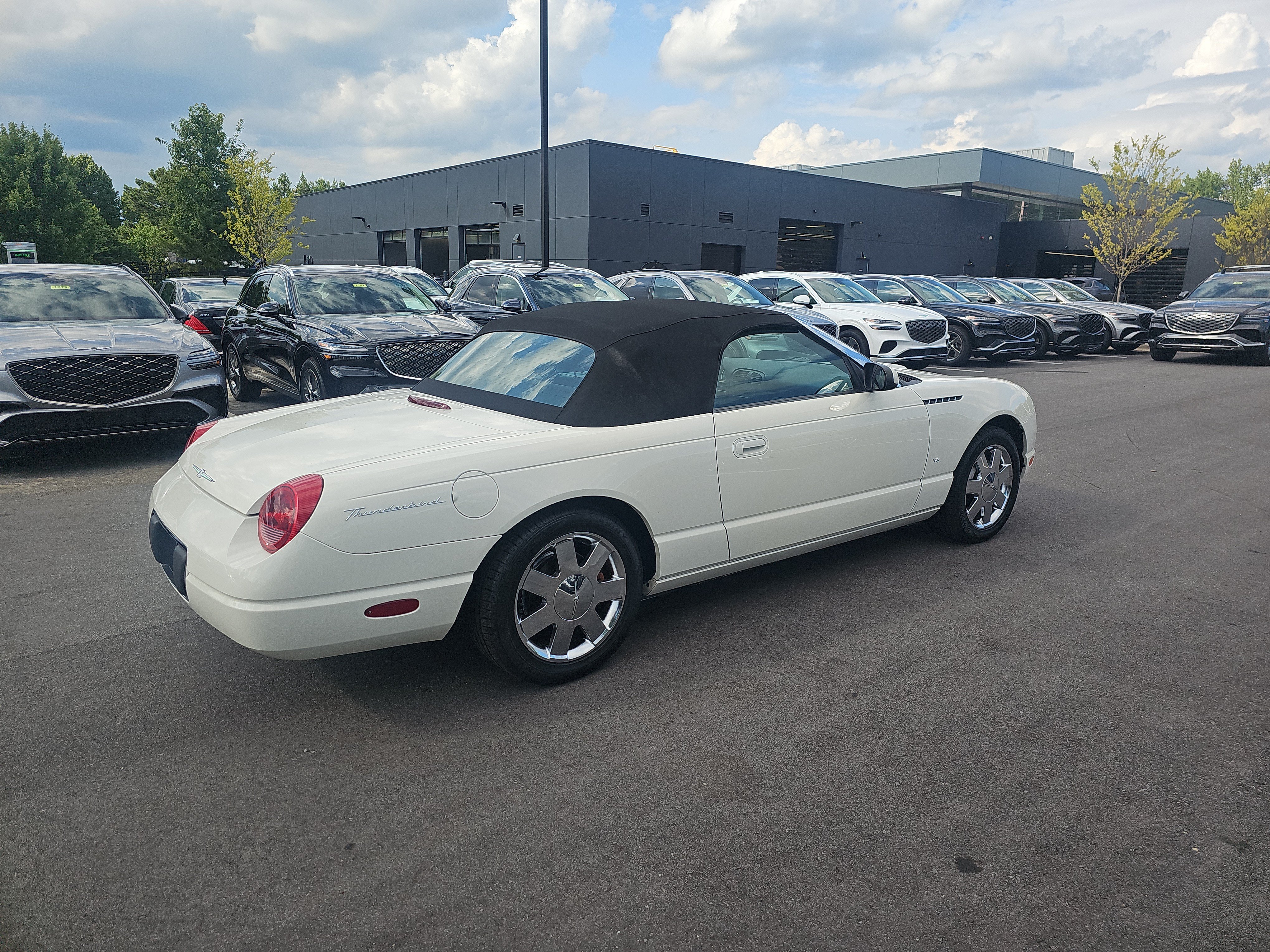 Used 2003 Whisper White Ford Premium image 10