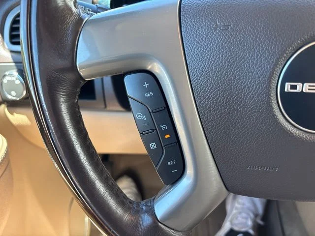 Used 2014 White Diamond Tricoat GMC Denali image 20