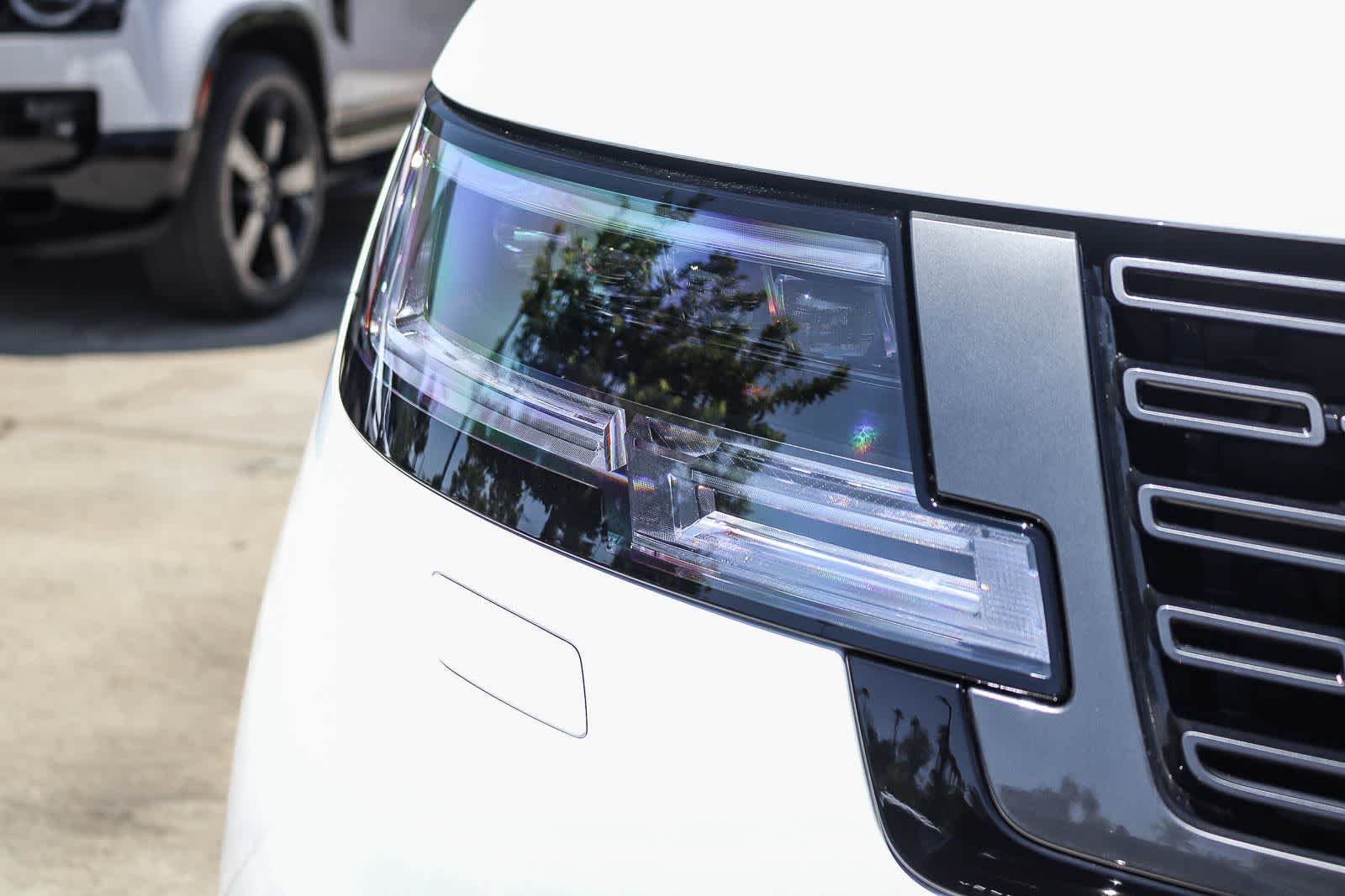 New 2026 Fuji White Land Rover SE image 10