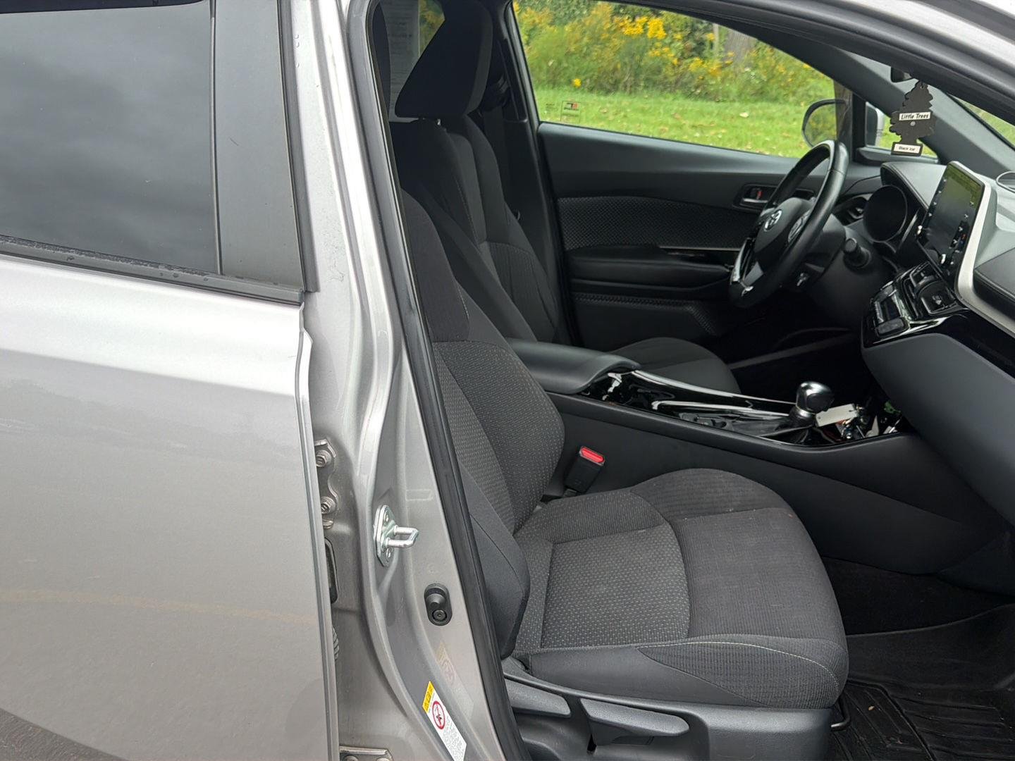 Used 2019 Silver Knockout Metallic Toyota XLE image 18