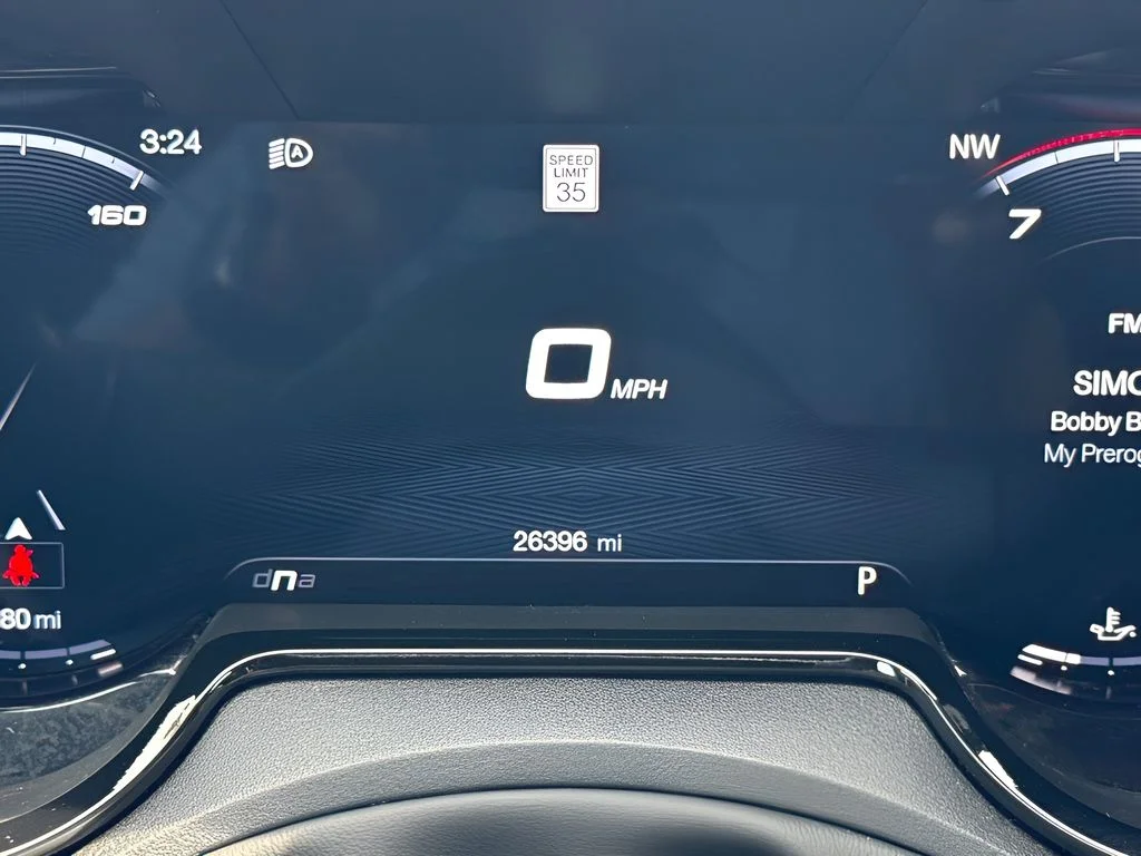Used 2025 White Alfa Romeo Base image 15