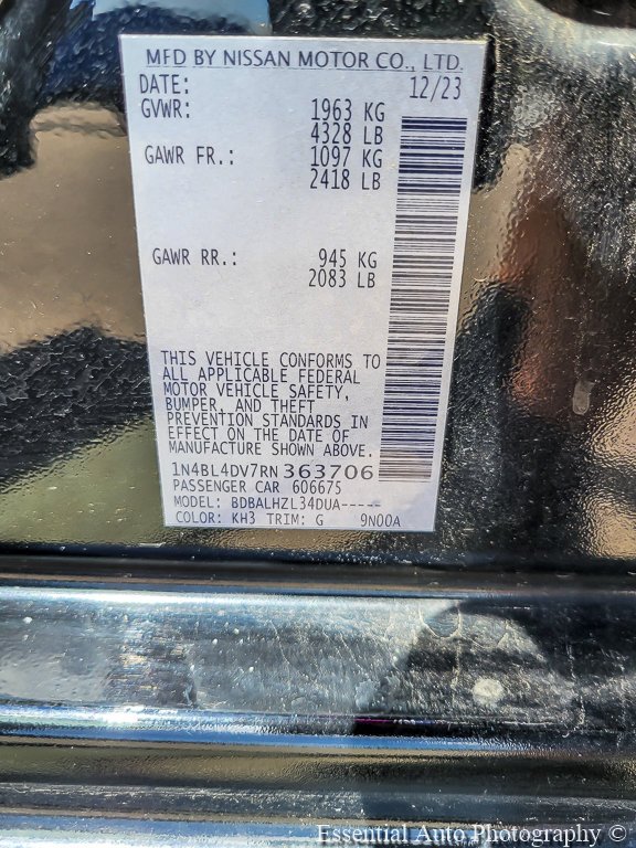 Used 2024 Super Black Nissan 2.5 SV image 23