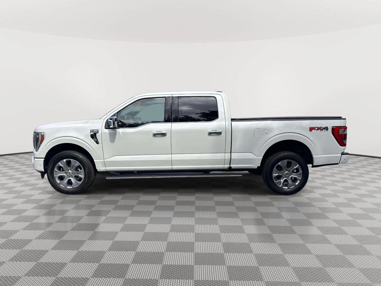 Used 2023 Star White Metallic Tri-Coat Ford Platinum image 4