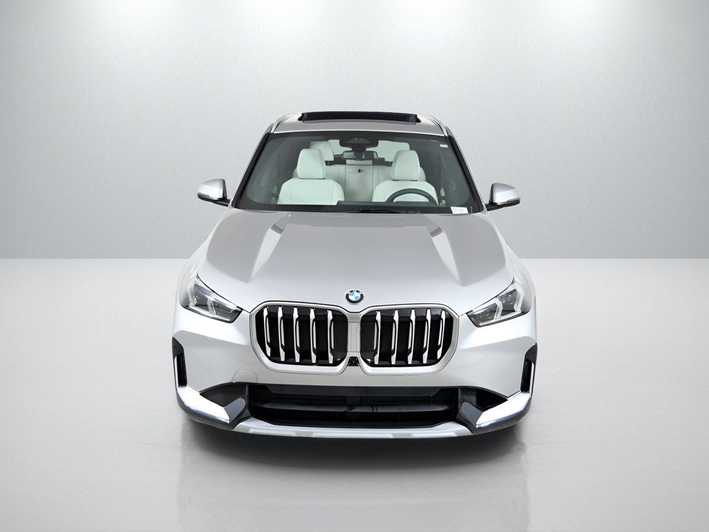 Used 2026 Space Silver Metallic BMW xDrive28i image 17