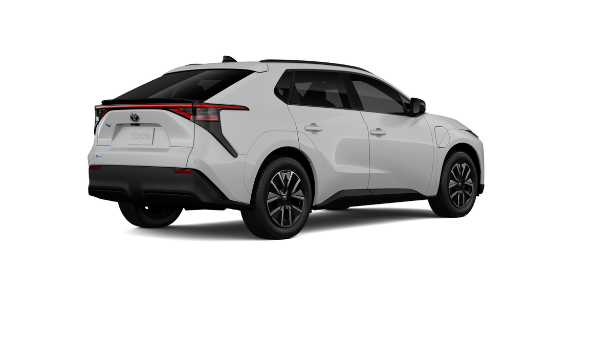 New 2027 Wind Chill Pearl Toyota XLE image 10