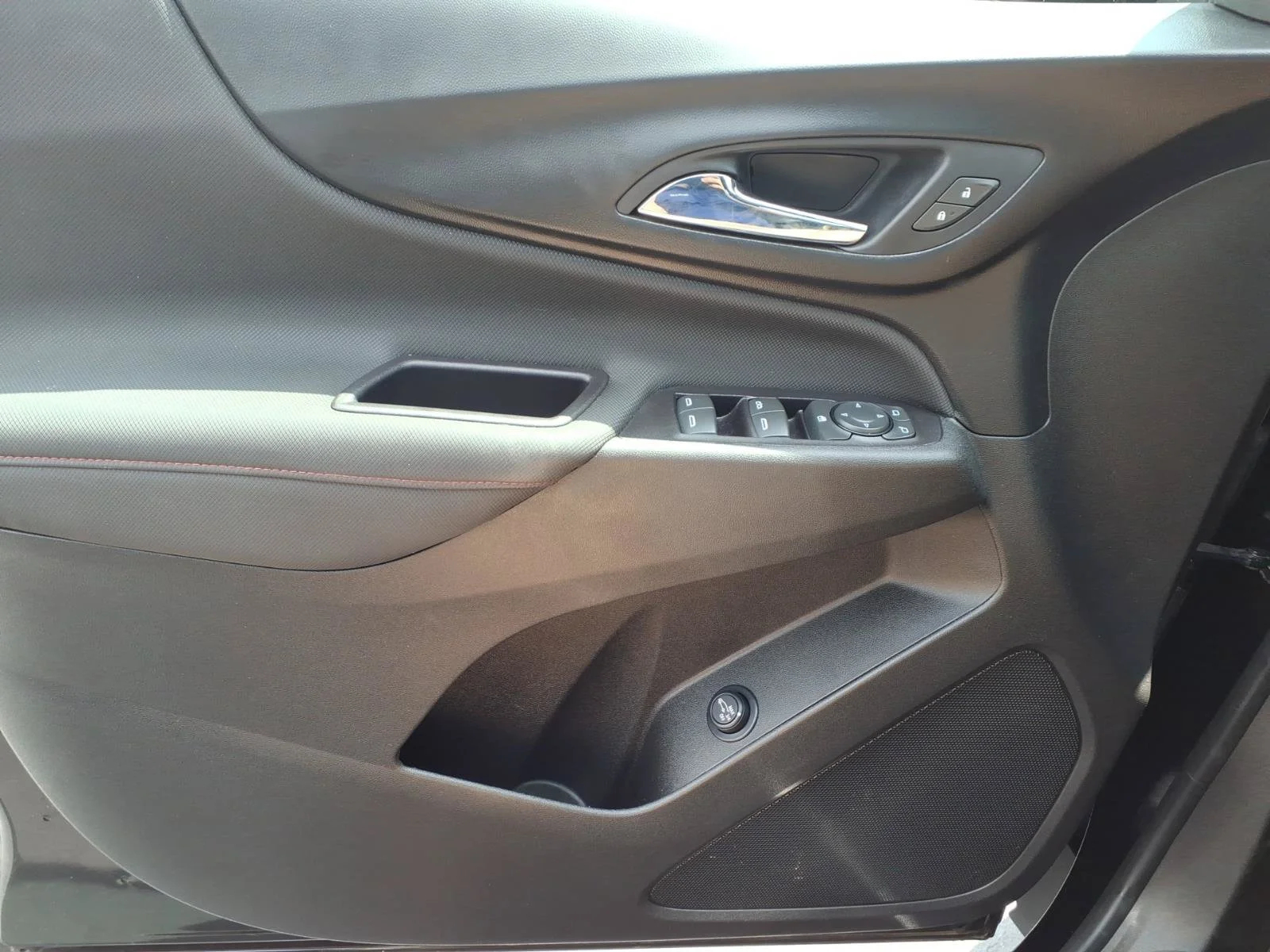 Used 2022 Mosaic Black Metallic Chevrolet RS image 22