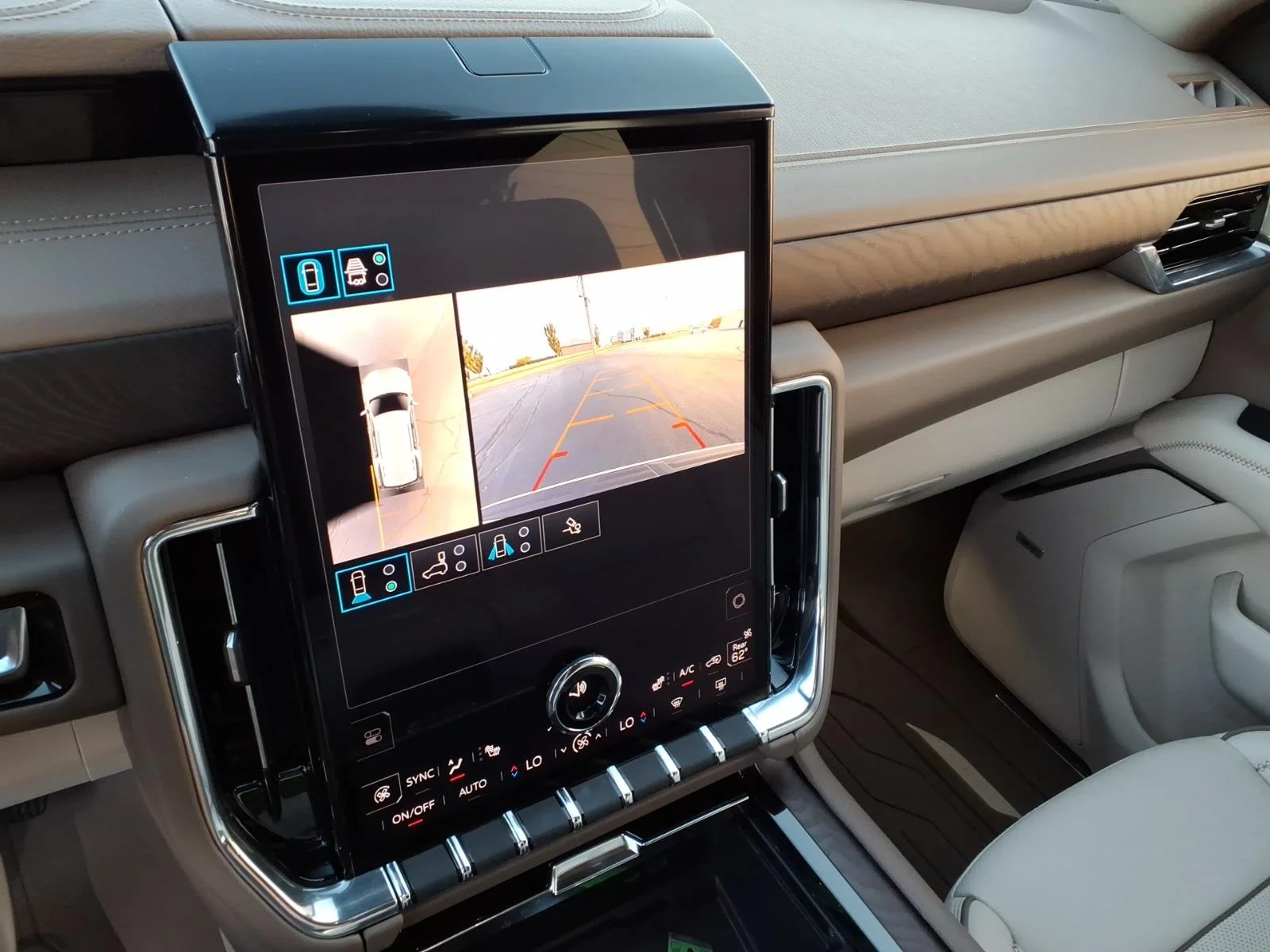 Used 2025 White GMC Denali image 9