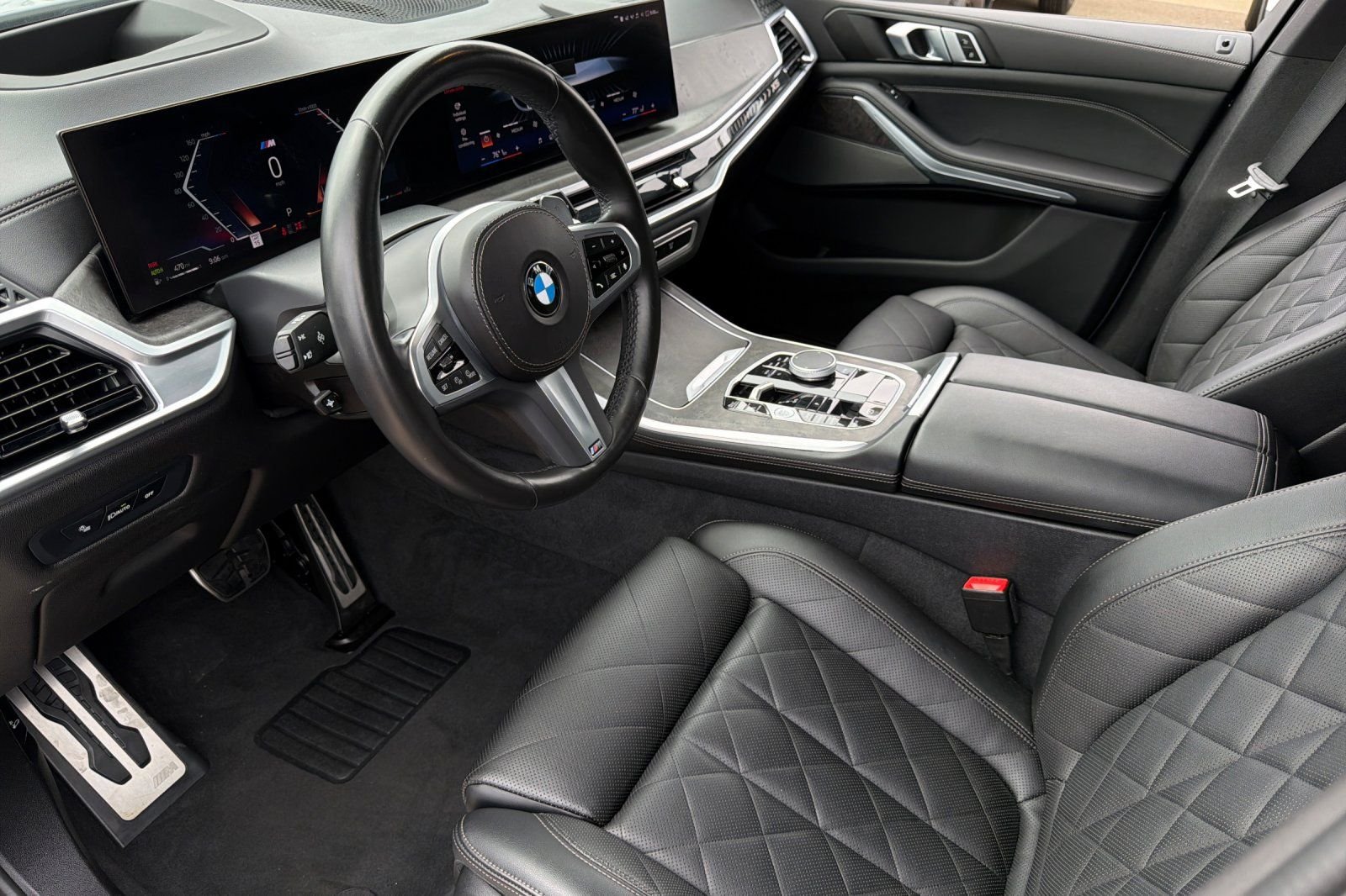 Used 2024 Gray BMW sDrive40i image 11