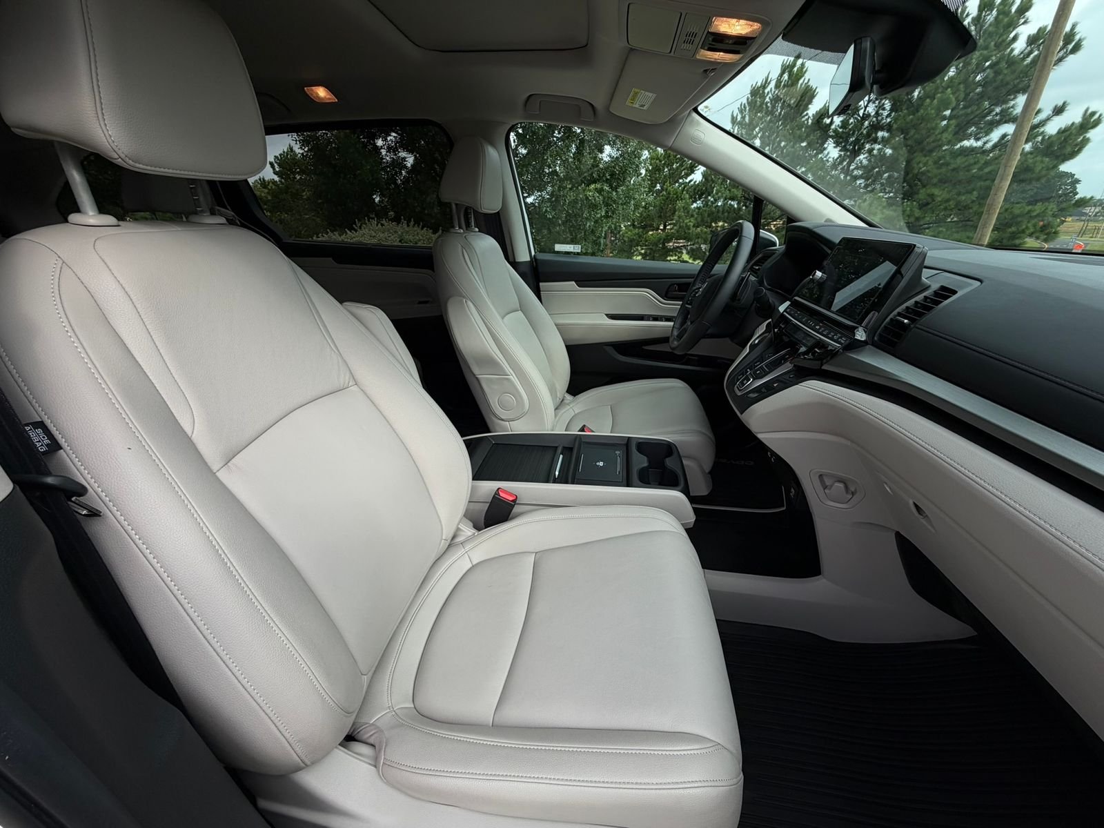 Certified Used 2025 Platinum White Pearl Honda EX-L image 13