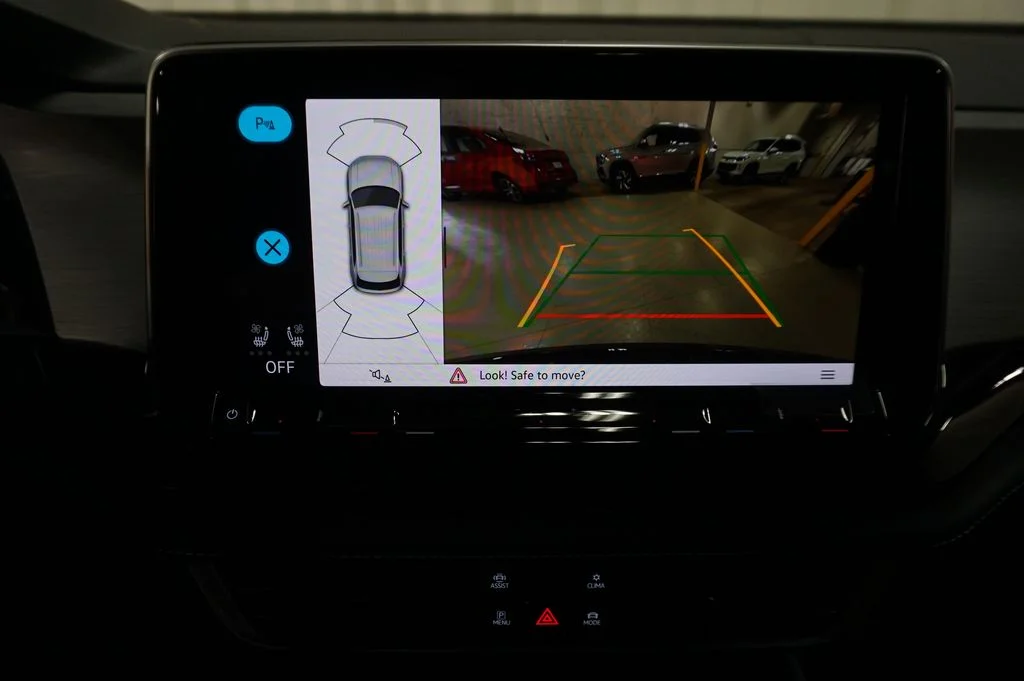 New 2026 Black Volkswagen 2.0T SE w/Technology image 22
