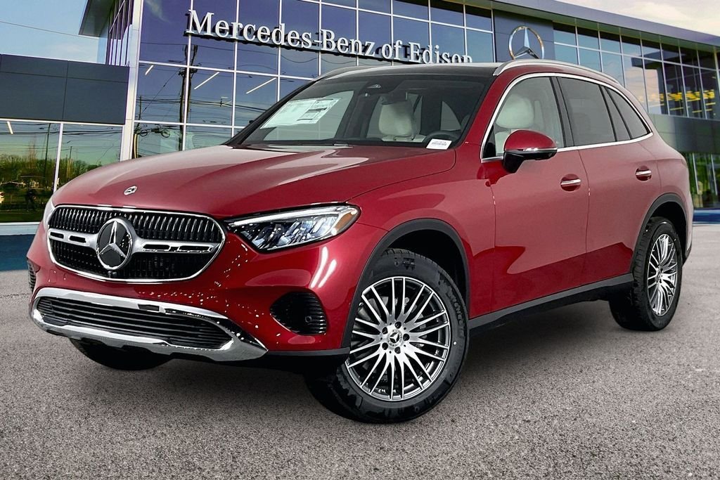 New 2026 MANUFAKTUR Patagonia Red Metallic Mercedes-Benz GLC 300 image 2