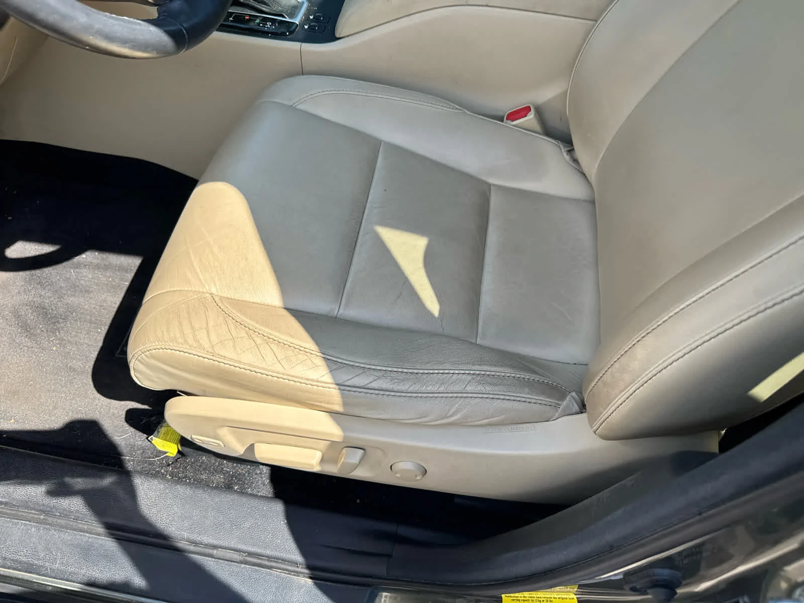 Used 2015 Alumina Jade Metallic Toyota XLE image 4