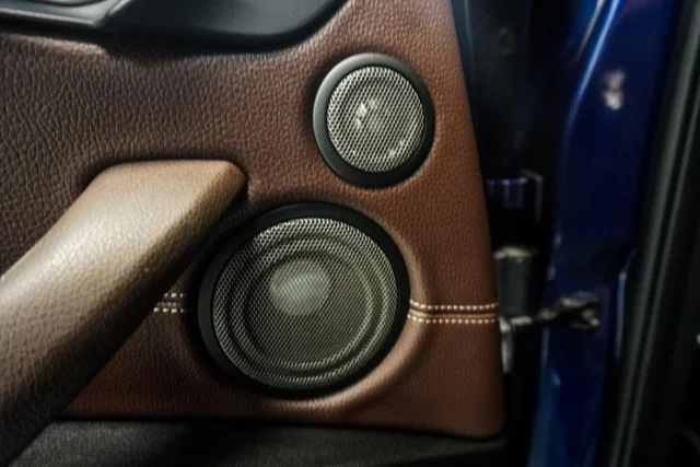 Used 2018 Blue BMW sDrive28i image 9