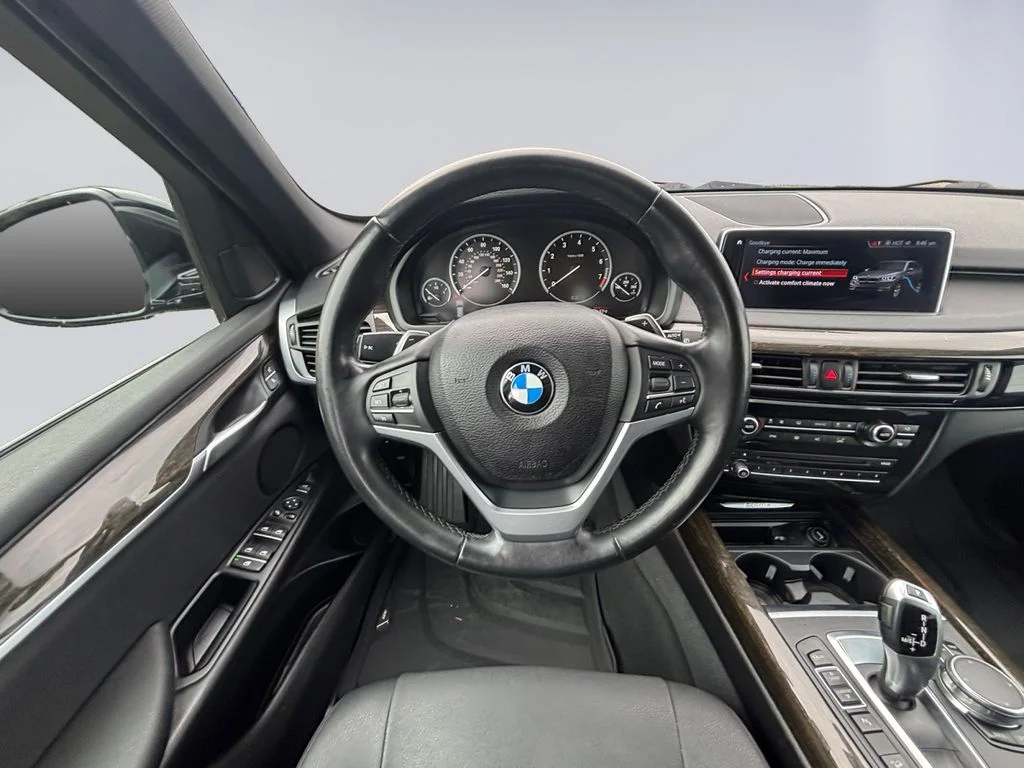 Used 2018 Black BMW xDrive40e image 13