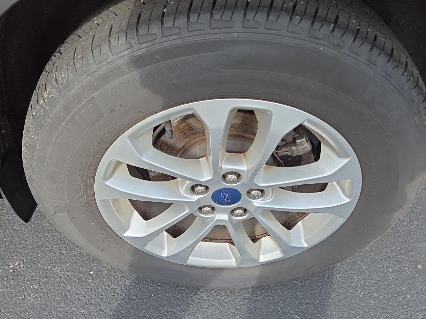 Used 2022 Rapid Red Metallic Tinted Clearcoat Ford SE image 7