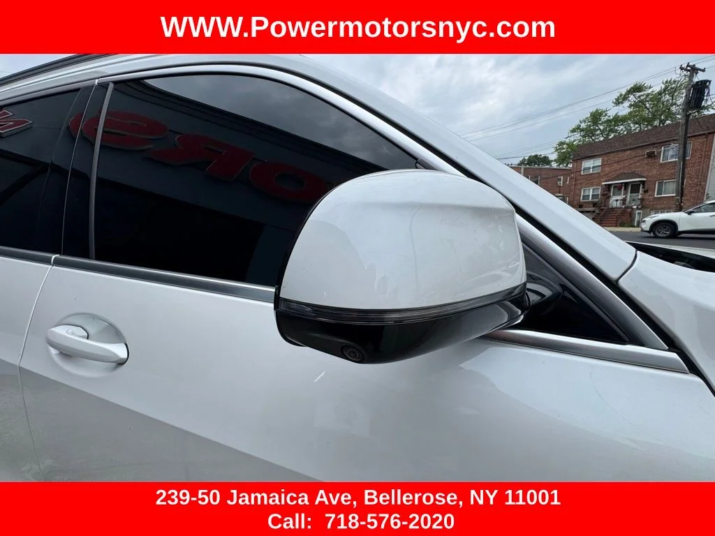 Used 2022 White BMW xDrive40i image 14