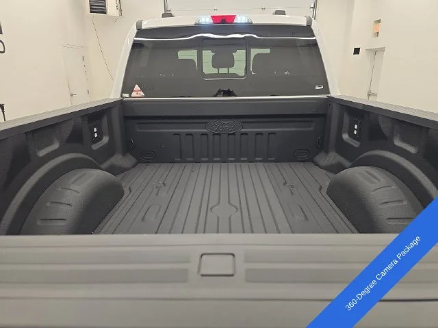 New 2026 Oxford White Ford F-250® XLT image 18