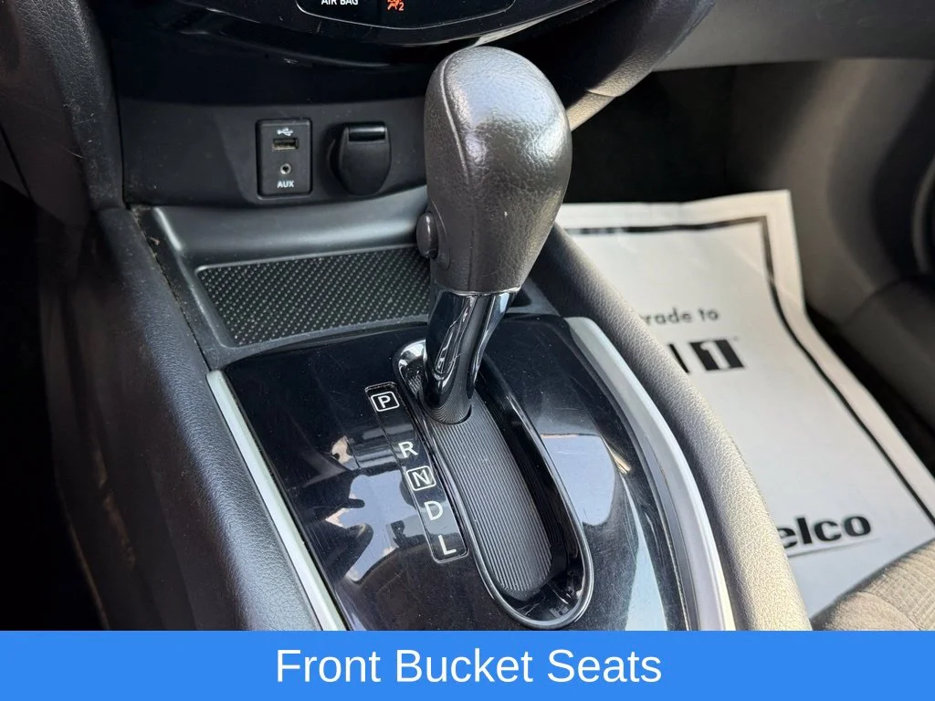 Used 2014 Blue Nissan S image 11