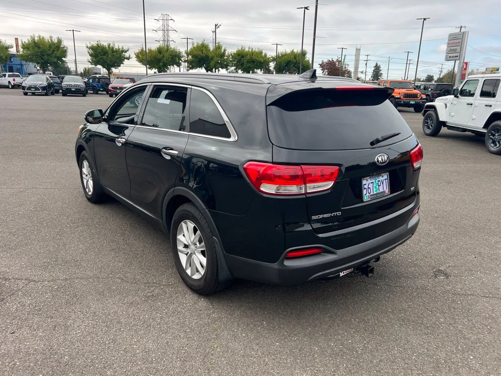 Used 2016 Black Kia LX image 6