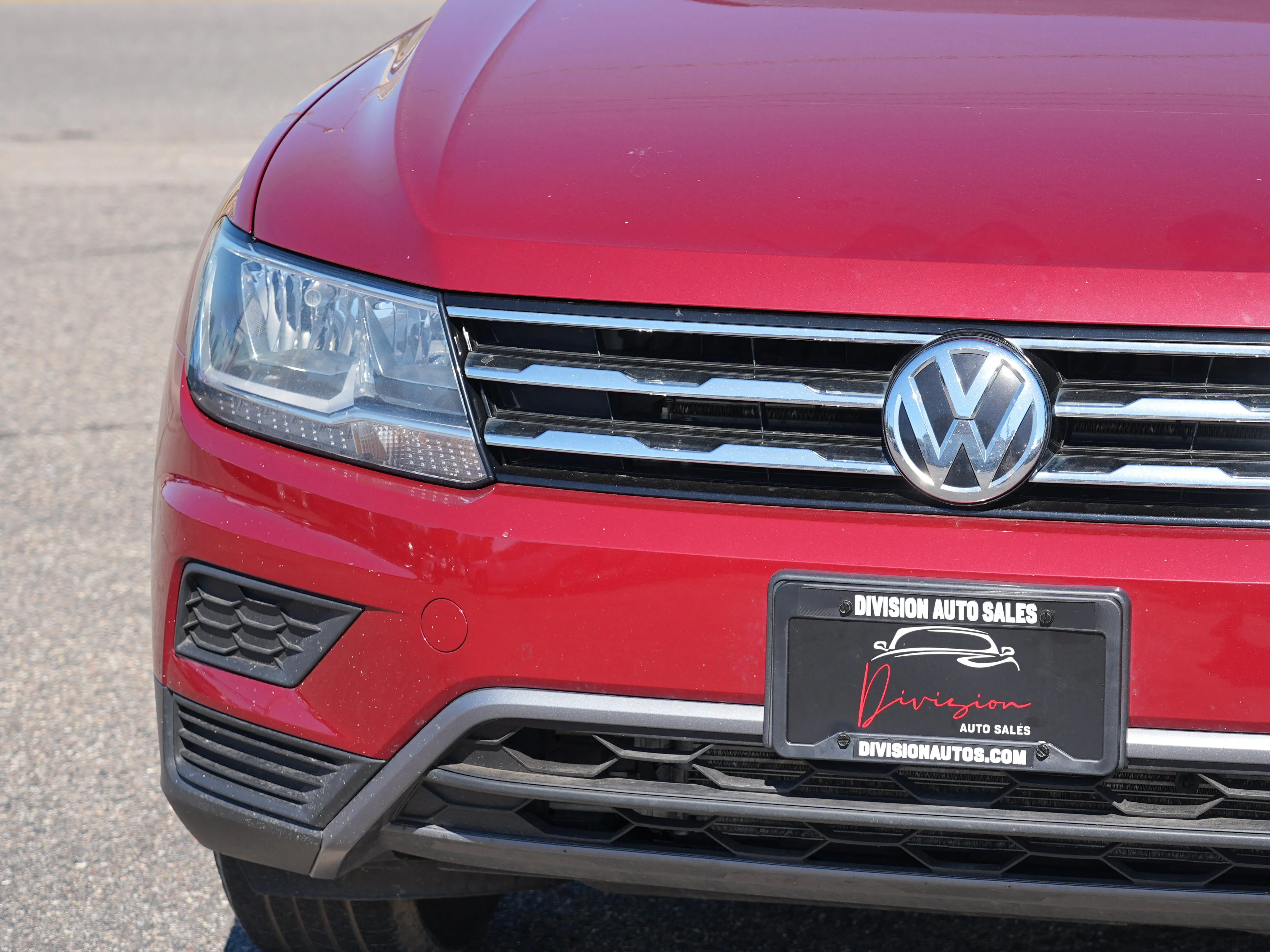 Used 2018 Cardinal Red Metallic Volkswagen S image 9