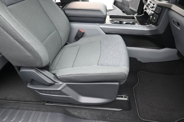 New 2026 Agate Black Metallic Ford XLT image 35