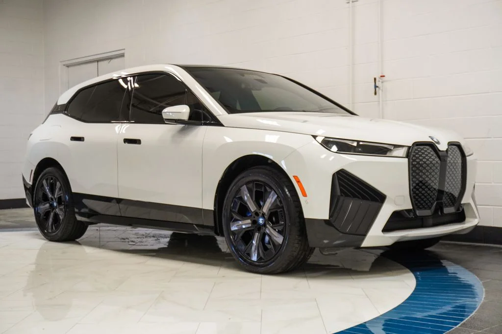 Used 2024 White BMW xDrive50 image 5