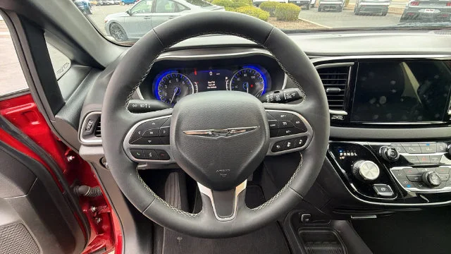 Used 2025 Red Chrysler Select image 23