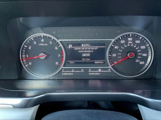 Used 2023 White Kia S image 15