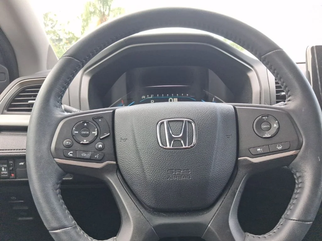Used 2024  Honda EX-L image 33