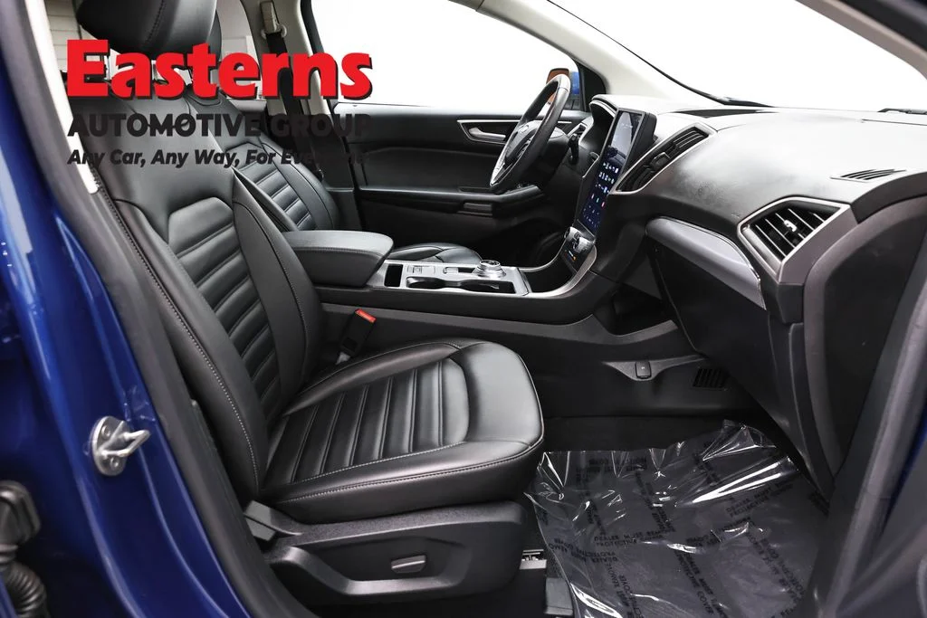 Used 2021 Blue Ford SEL image 23