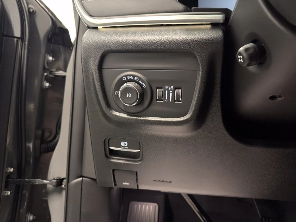 New 2027 Gray Jeep Limited image 22