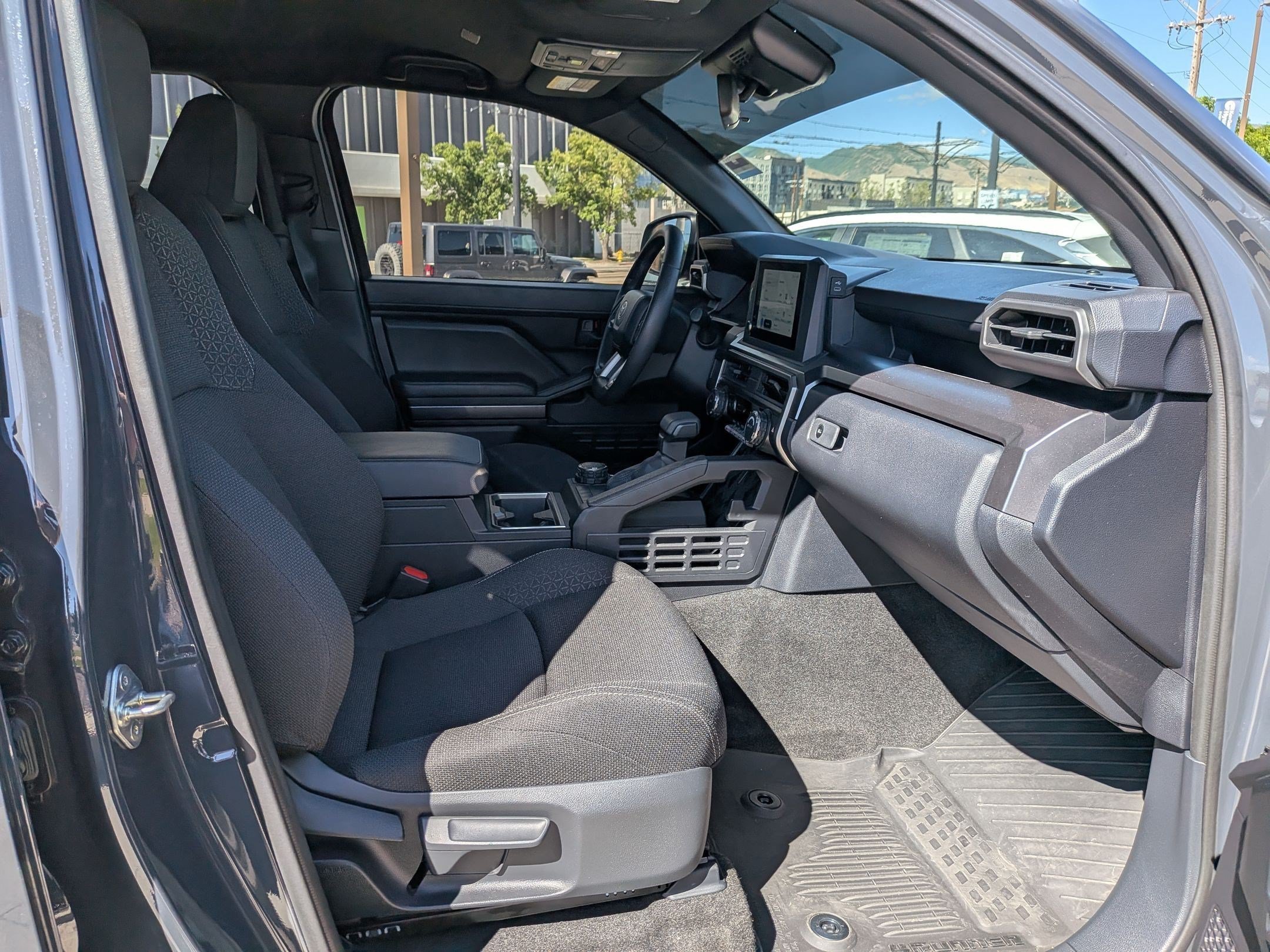 Used 2025 Underground Toyota SR5 image 29