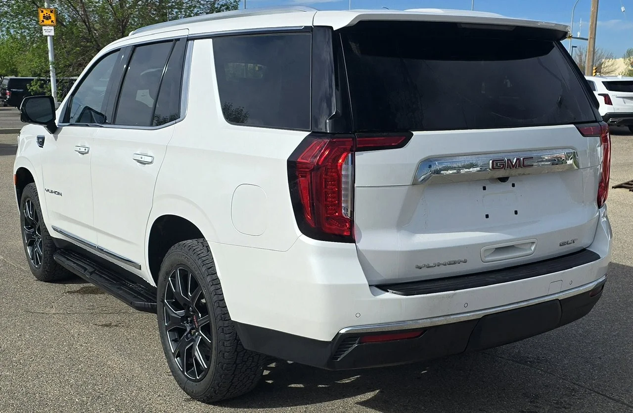 Used 2021 White GMC SLT 4WD image 3