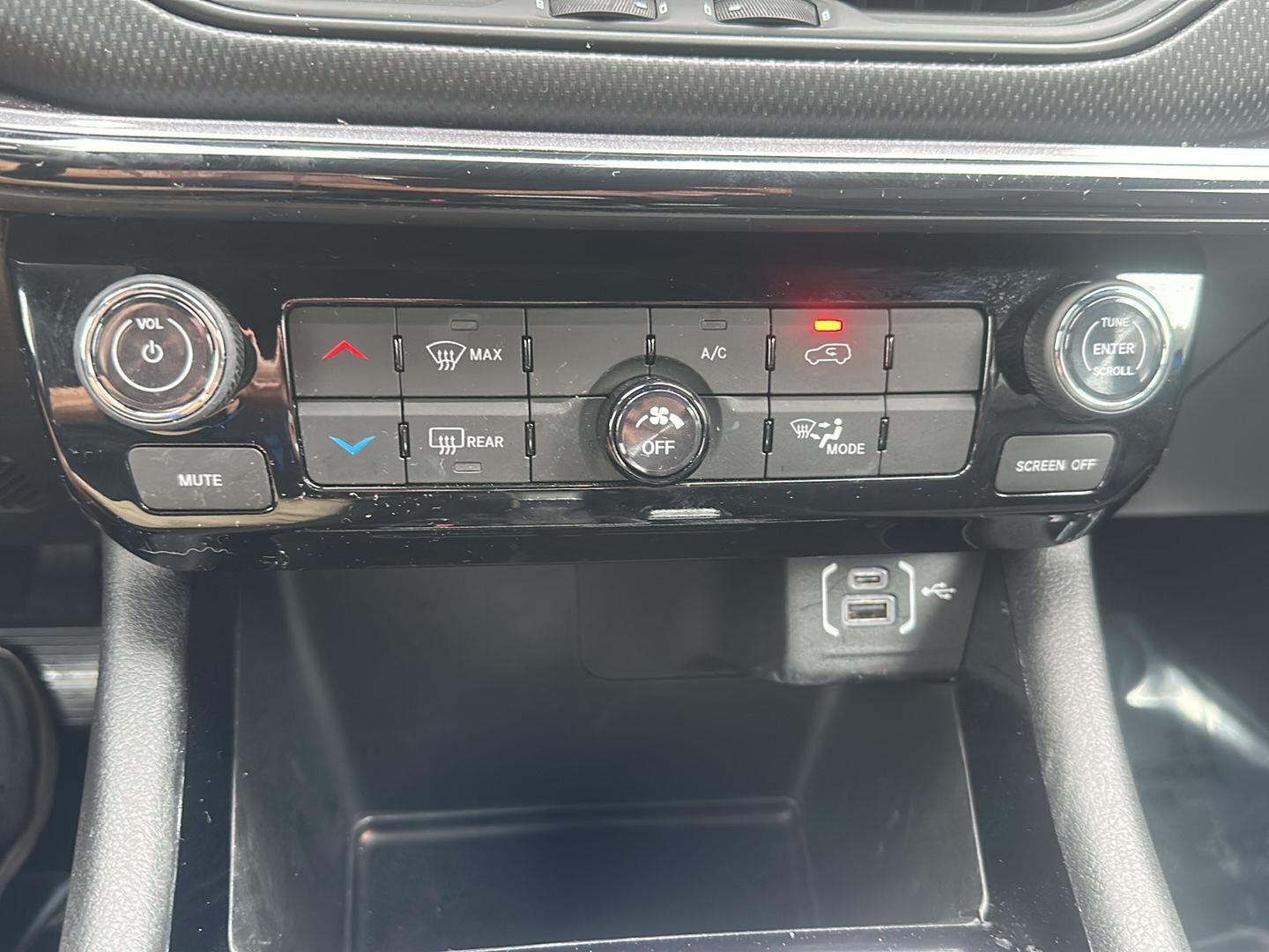 New 2026 Hydro Blue Pearl-Coat Exterior Paint Jeep Latitude Altitude image 20