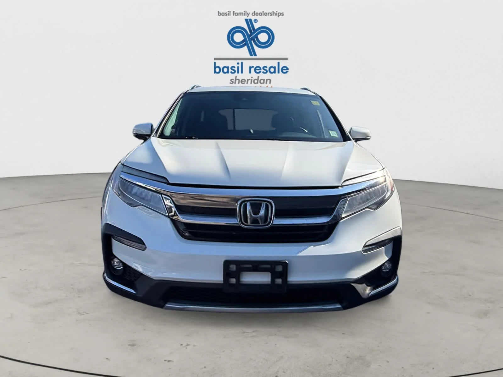 Used 2019 White Diamond Pearl Honda Touring 7-Passenger image 10